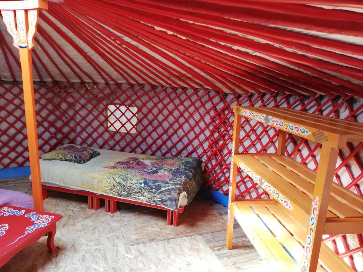 Yourte Mongole Veritable Montcaret Exterior photo